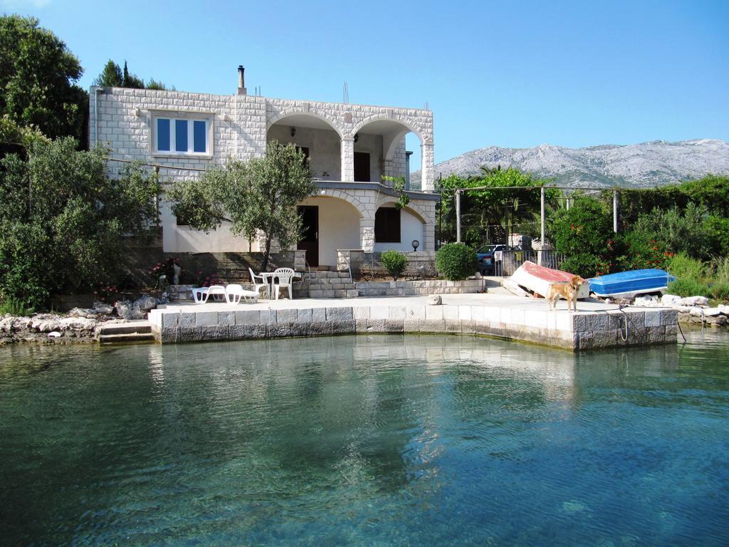 Apartmans And Rooms Dunjini Dvori Korcula Town Quarto foto