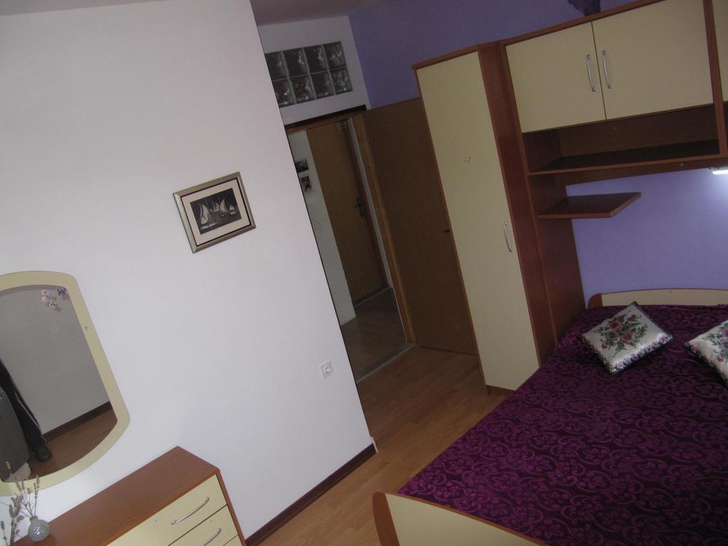 Apartmans And Rooms Dunjini Dvori Korcula Town Exterior foto