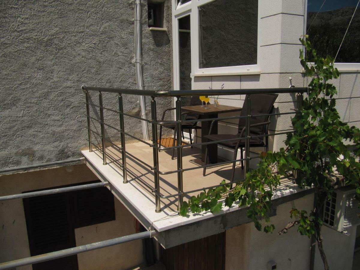 Apartmans And Rooms Dunjini Dvori Korcula Town Exterior foto