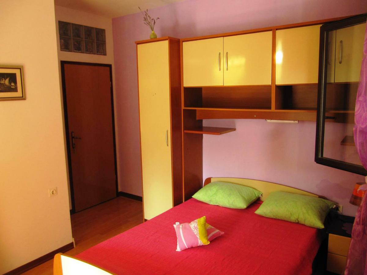 Apartmans And Rooms Dunjini Dvori Korcula Town Exterior foto