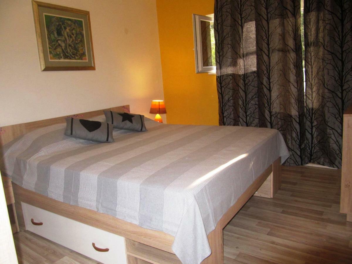 Apartmans And Rooms Dunjini Dvori Korcula Town Exterior foto