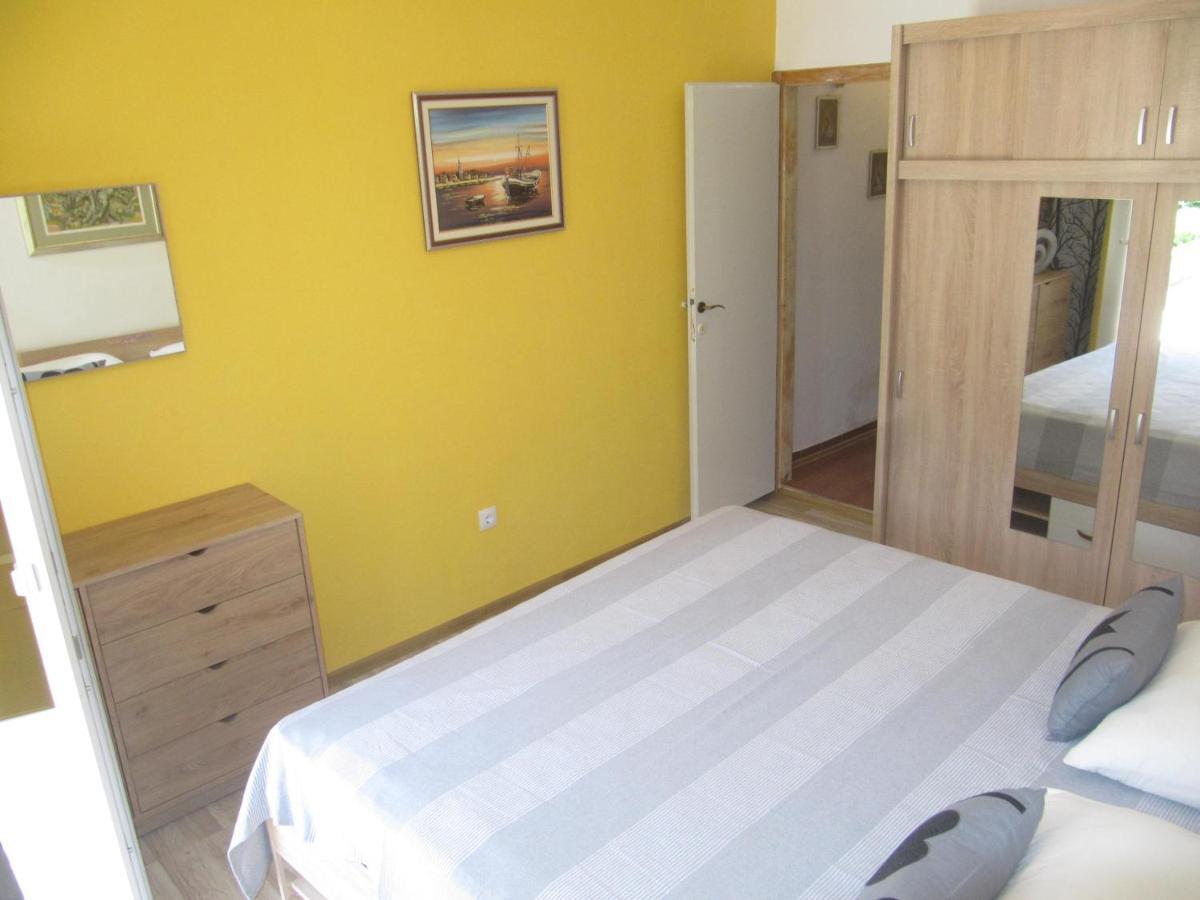 Apartmans And Rooms Dunjini Dvori Korcula Town Exterior foto